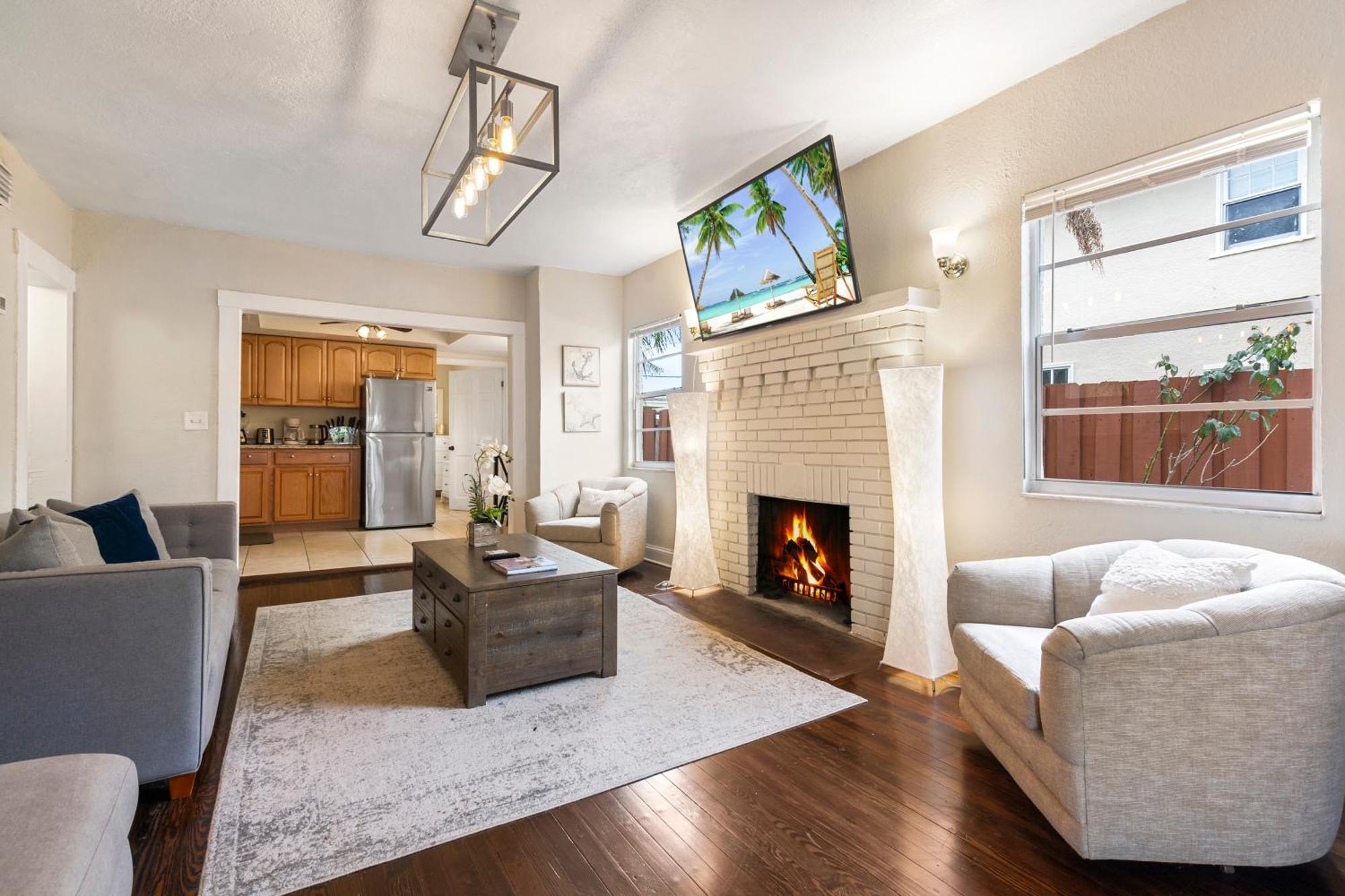Chic Downtown Vacation Home And Guest Home West Palm Beach Exteriör bild