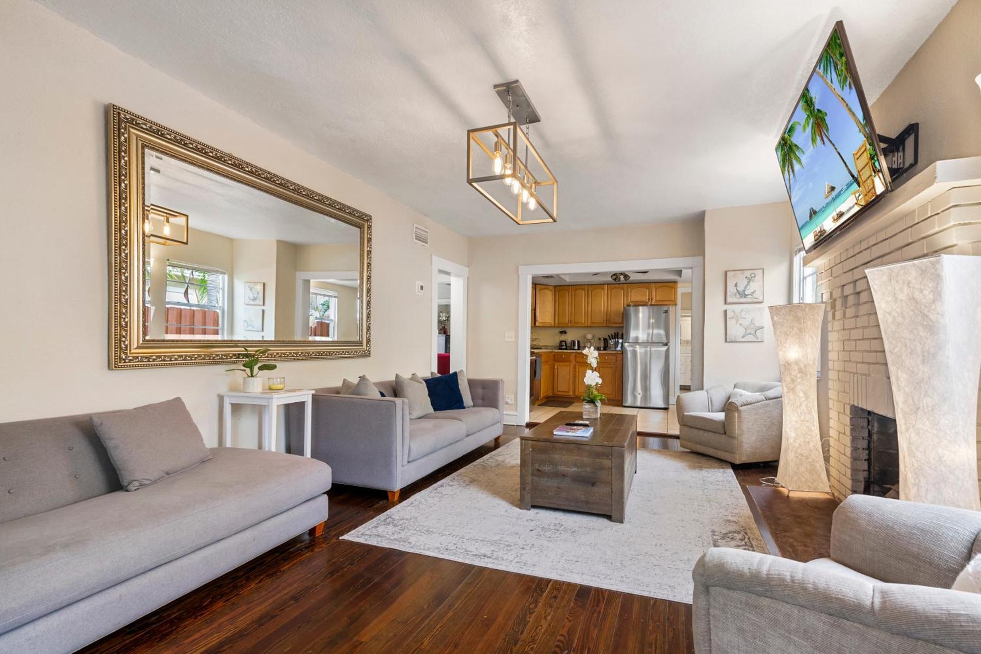 Chic Downtown Vacation Home And Guest Home West Palm Beach Exteriör bild