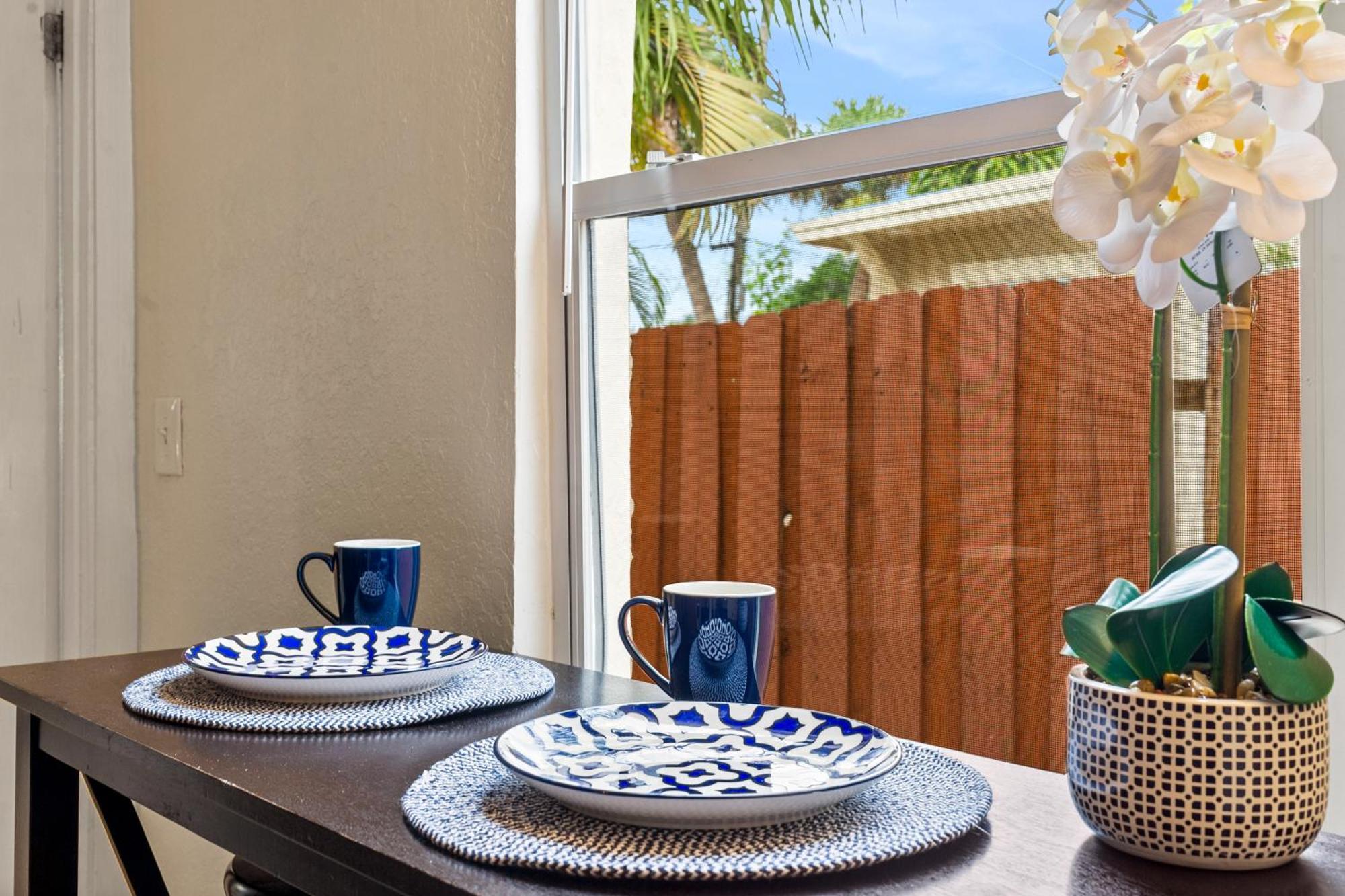 Chic Downtown Vacation Home And Guest Home West Palm Beach Exteriör bild