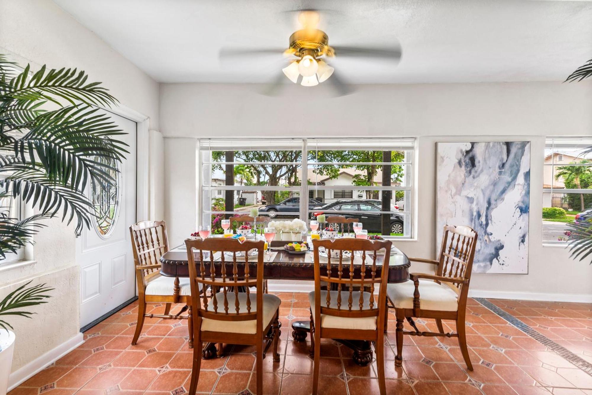 Chic Downtown Vacation Home And Guest Home West Palm Beach Exteriör bild