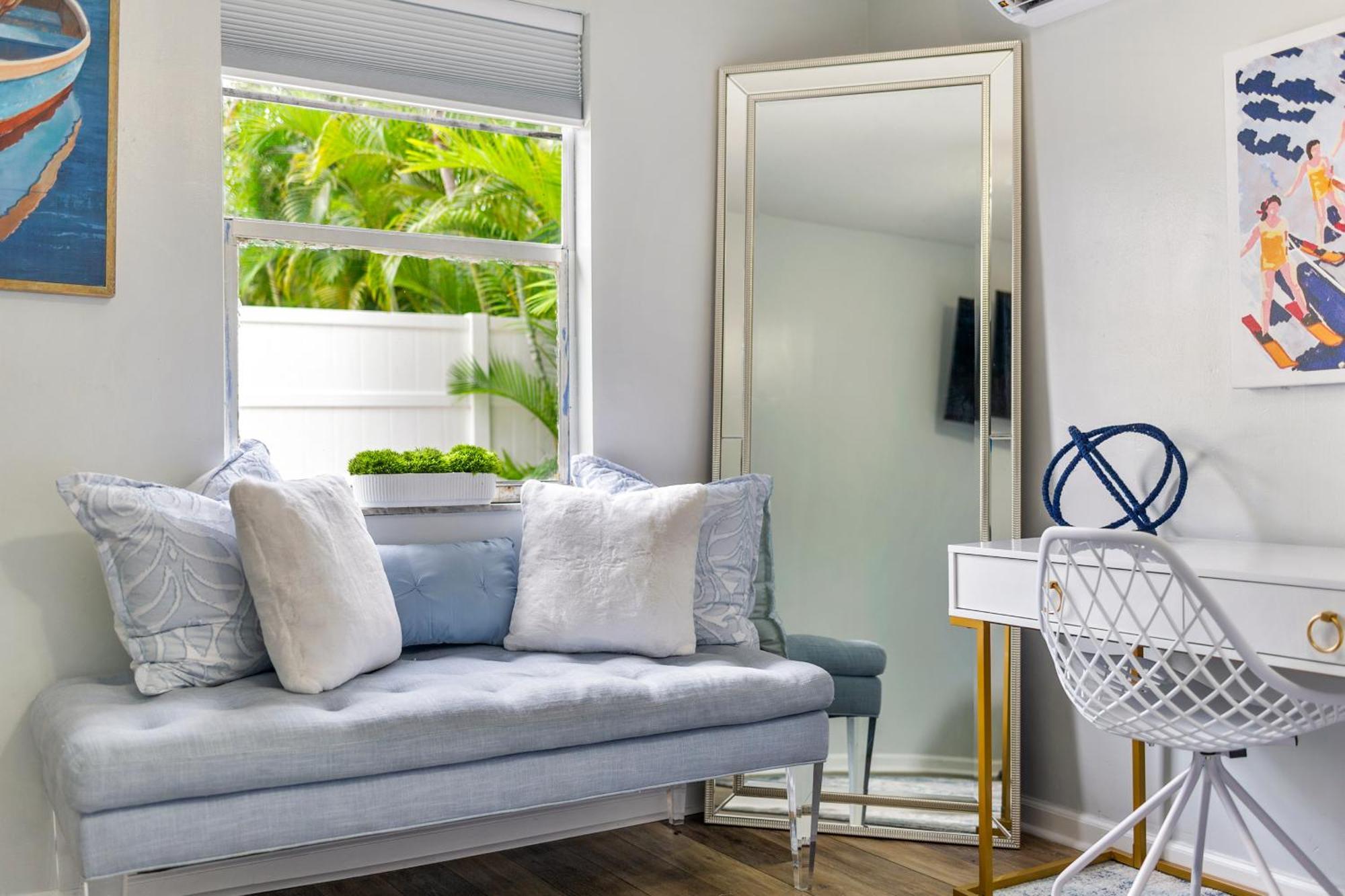 Chic Downtown Vacation Home And Guest Home West Palm Beach Exteriör bild